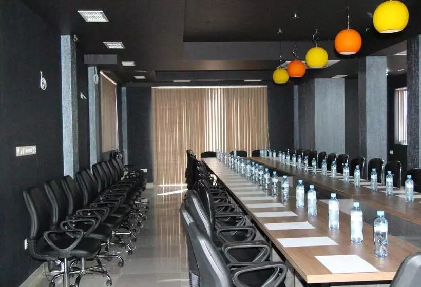 Fotos del hotel Legacy:  3