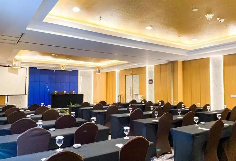 Fotos del hotel Hotel @Hom Platinum Gowongan:  6