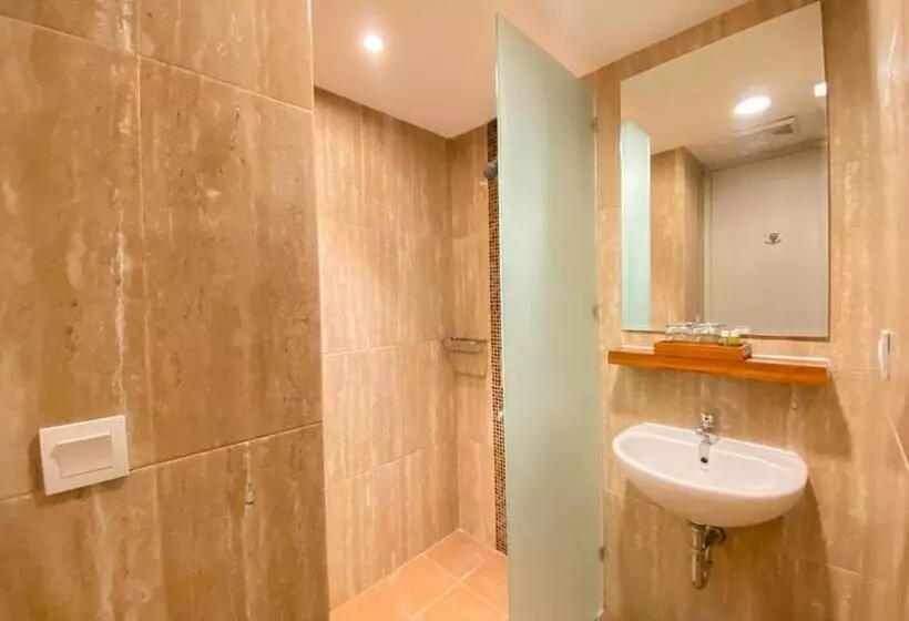 Fotos del hotel Hotel @Hom Platinum Gowongan:  13