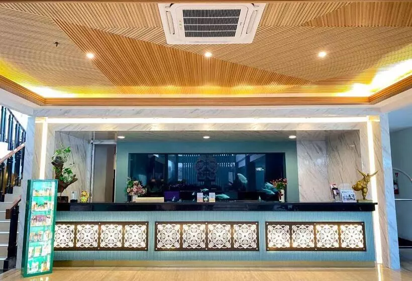 Fotos del hotel Hotel @Hom Platinum Gowongan:  3