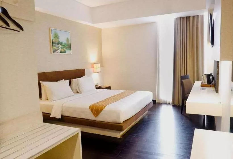 Fotos del hotel Hotel @Hom Platinum Gowongan:  2