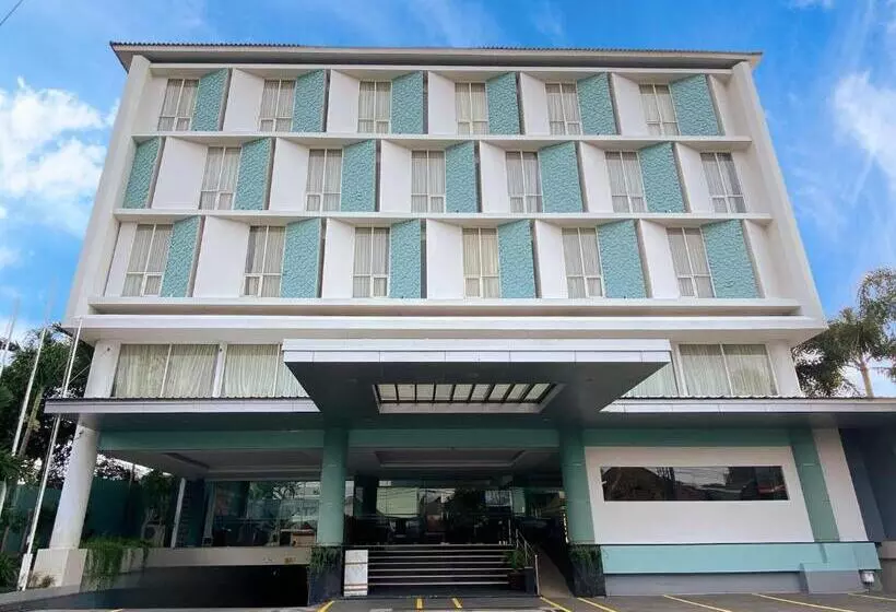 Hotel @Hom Platinum Gowongan