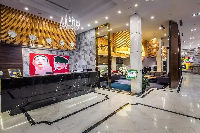 Fotos del hotel Charm Suite Residence Saigon:  3