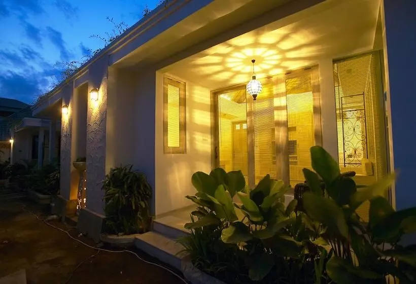 Fotos del hotel Artemis Villa And:  8