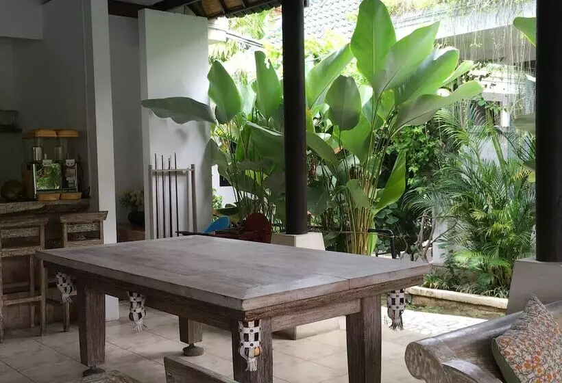 Fotos del hotel Artemis Villa And:  6