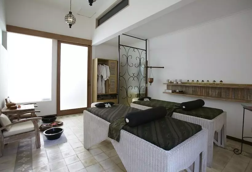 Fotos del hotel Artemis Villa And:  2