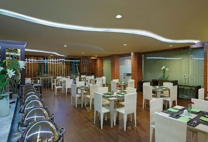 Fotos del hotel Santika Depok:  12