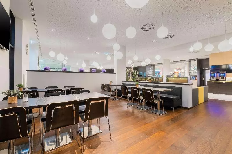 Fotos del hotel Star Inn  Premium Wien Hauptbahnhof, By Quality:  19