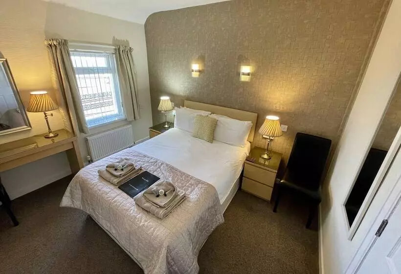 Windsor Park Promenade