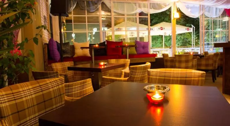 Fotos del hotel Eagle Tirana:  12