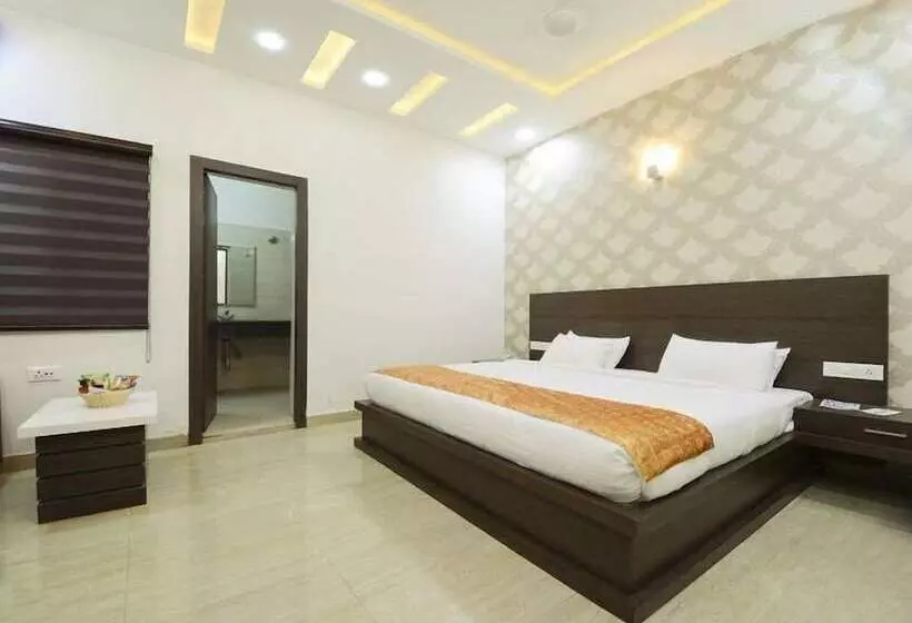 Fotos del hotel Treebo Rigel Inn:  18