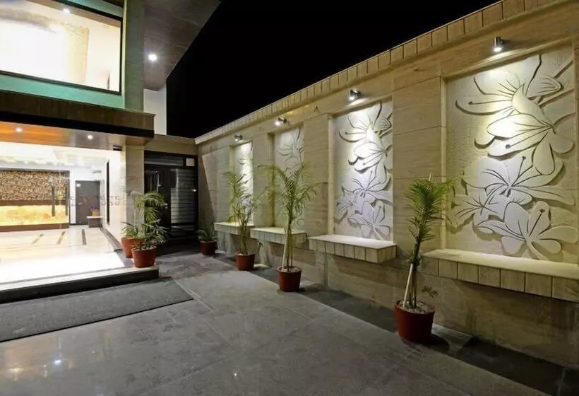 Fotos del hotel Treebo Rigel Inn:  7