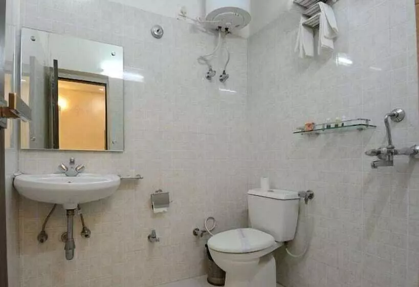 Fotos del hotel Treebo Rigel Inn:  15