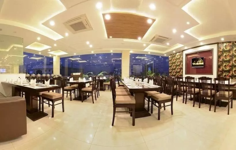 Fotos del hotel Treebo Rigel Inn:  17