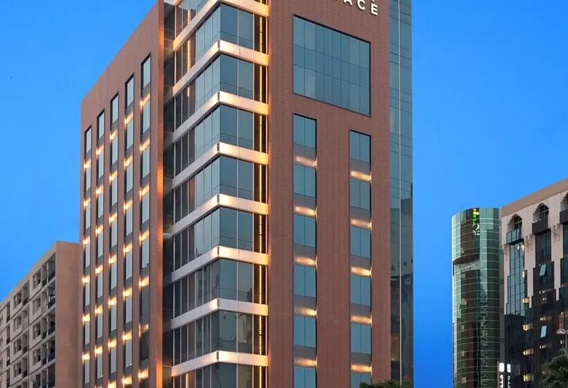 Hyatt Place Dubai Baniyas Square