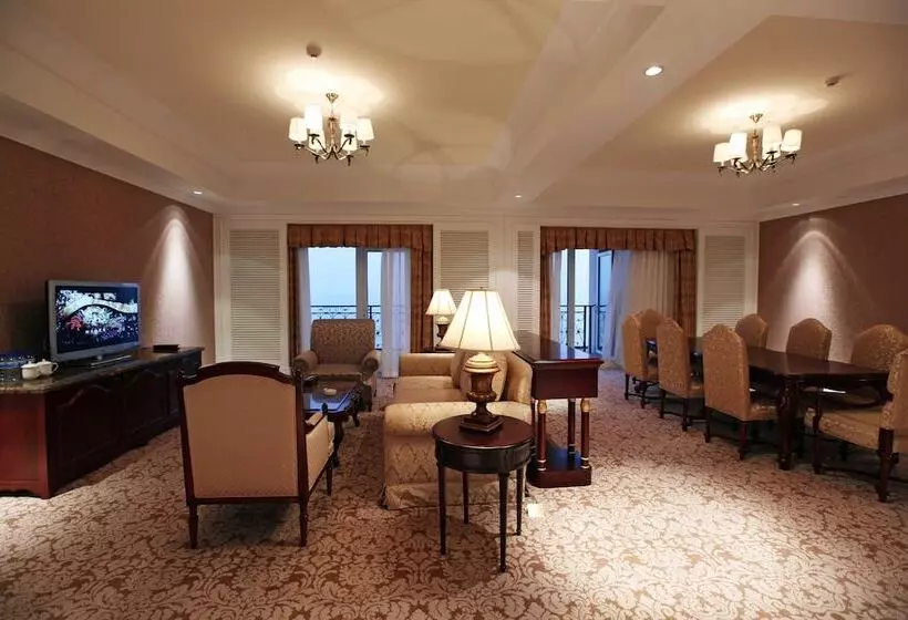 Crowne Plaza Qingdao Ocean Spring Resort, An Ihg