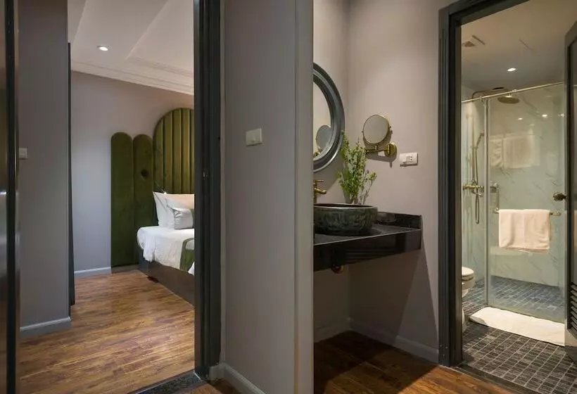 Hanoi Center Silk Hotel & Travel
