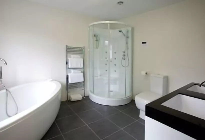 Fotos del hotel Tower House:  6