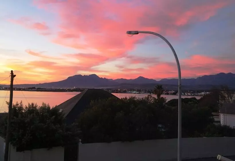 Fotos del hotel Gordon's Beach Lodge:  7