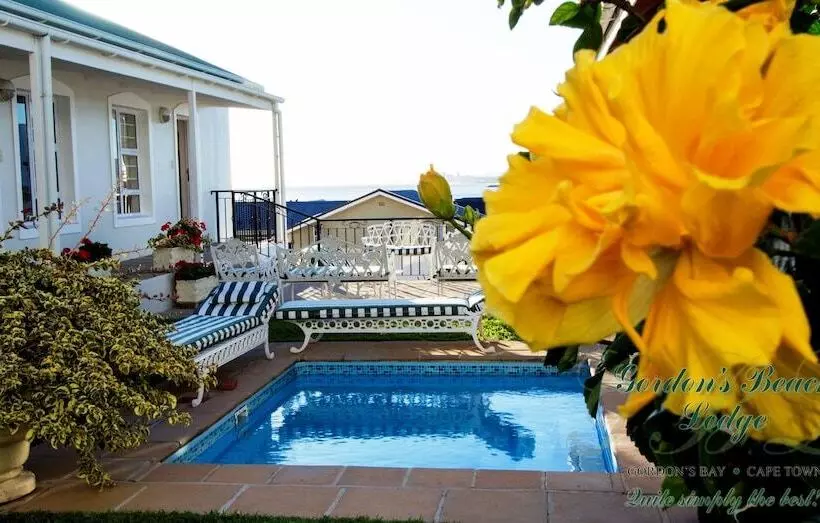 Gordon’s Beach Lodge