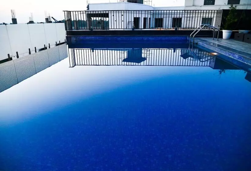 Fotos del hotel Regenta Almeida Zirakpur Chandigarh:  3