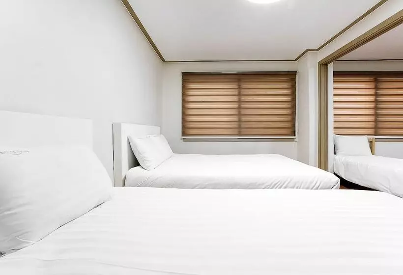 Fotos del hotel Blooming House Residence:  25