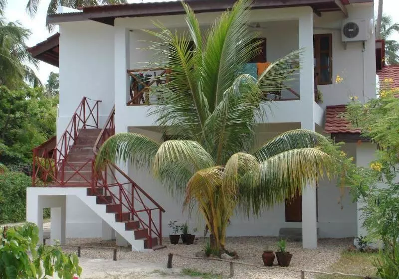 Fotos del hotel Flame Tree Cottages:  16