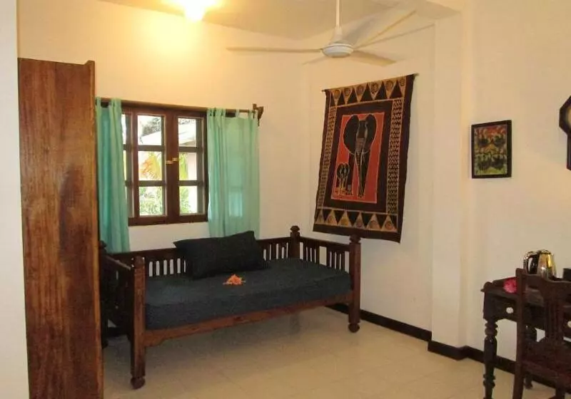 Fotos del hotel Flame Tree Cottages:  12