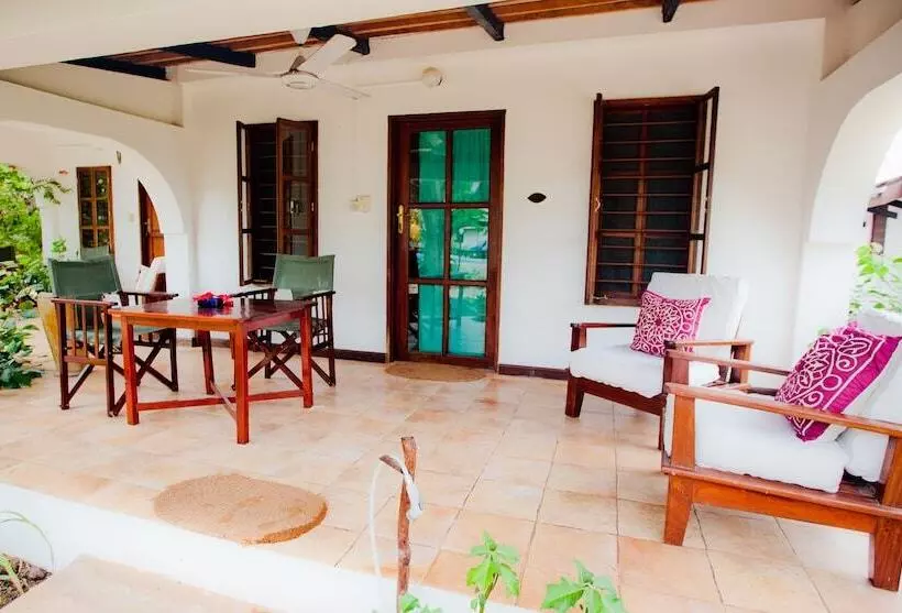 Fotos del hotel Flame Tree Cottages:  25