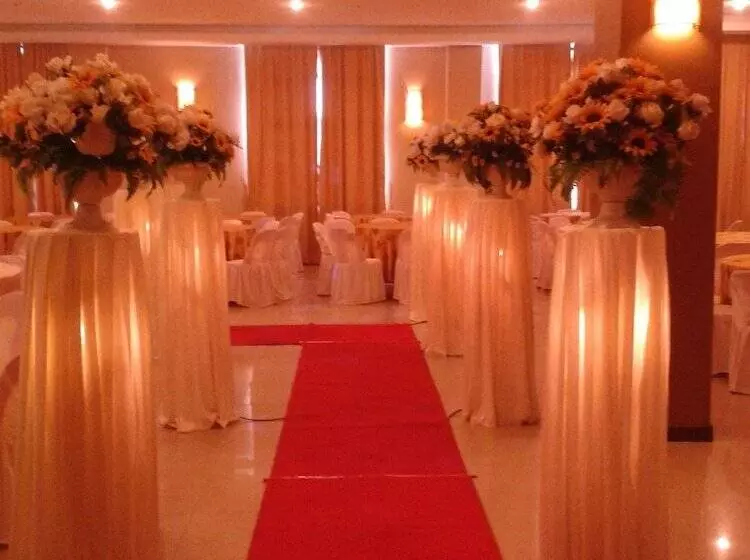 Fotos del hotel Paragon City:  4