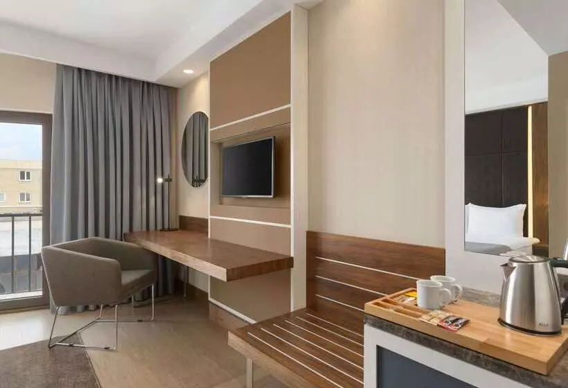 Fotos del hotel Ramada By Wyndham Istanbul Florya:  18