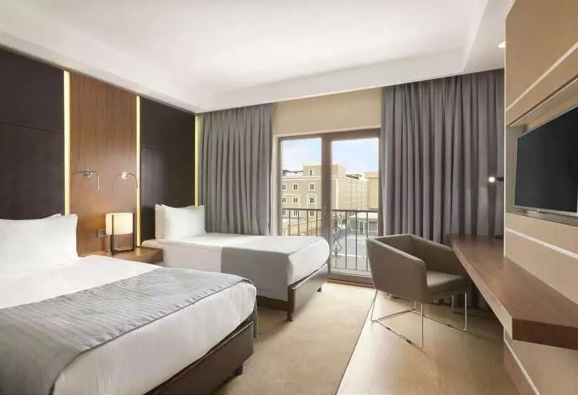 Fotos del hotel Ramada By Wyndham Istanbul Florya:  10