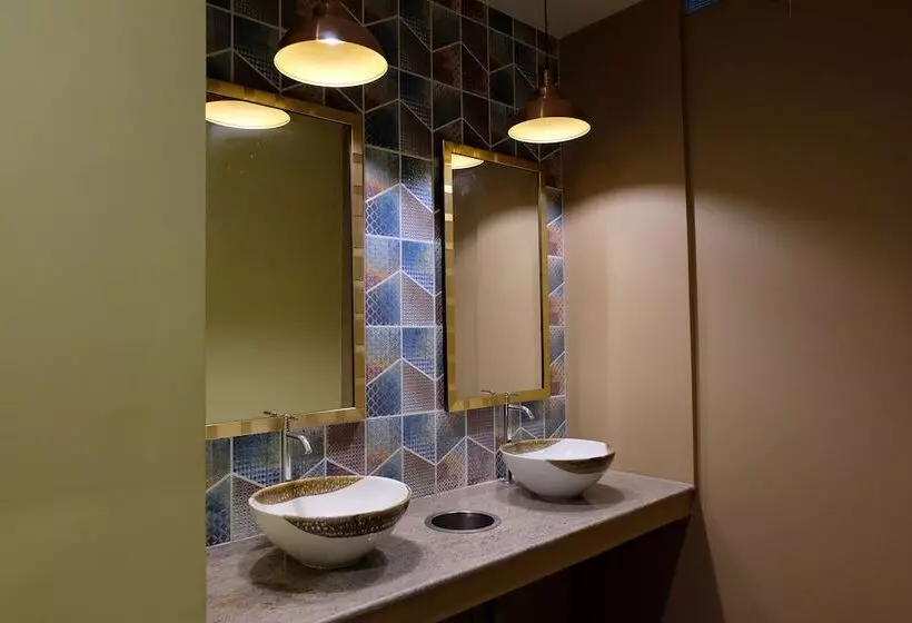 Fotos del hotel Siri Oriental Bangkok   Sha Extra Plus:  6