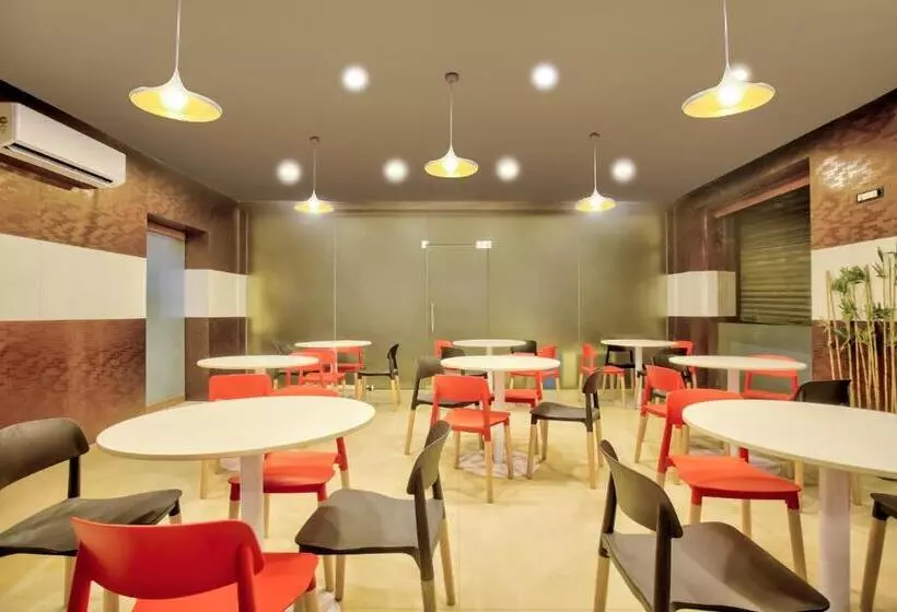 Fotos del hotel Collection O 30111  Everest:  16