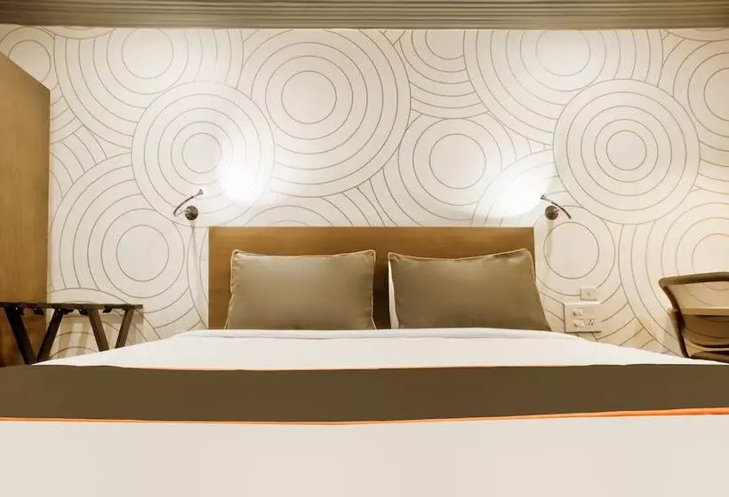 Fotos del hotel Collection O 30111  Everest:  21