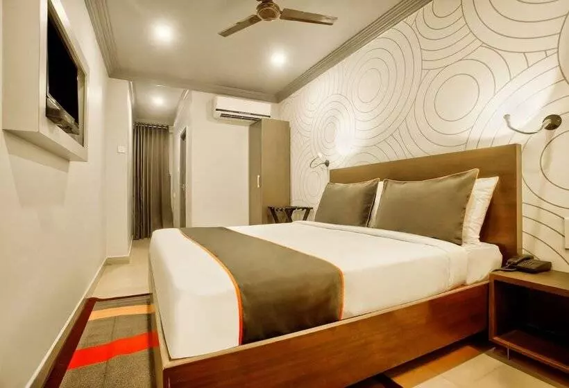 Fotos del hotel Collection O 30111  Everest:  24