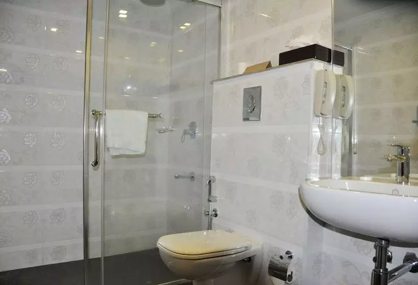 Fotos del hotel Lake Palace Trivandrum:  4