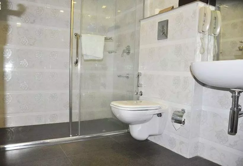 Fotos del hotel Lake Palace Trivandrum:  9