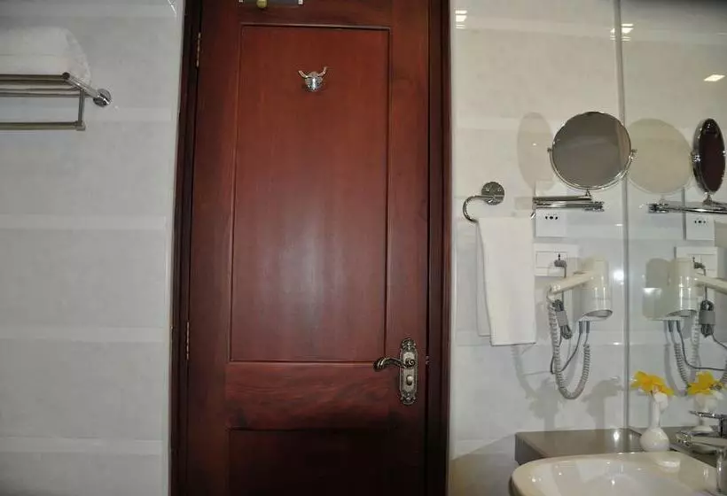 Fotos del hotel Lake Palace Trivandrum:  7