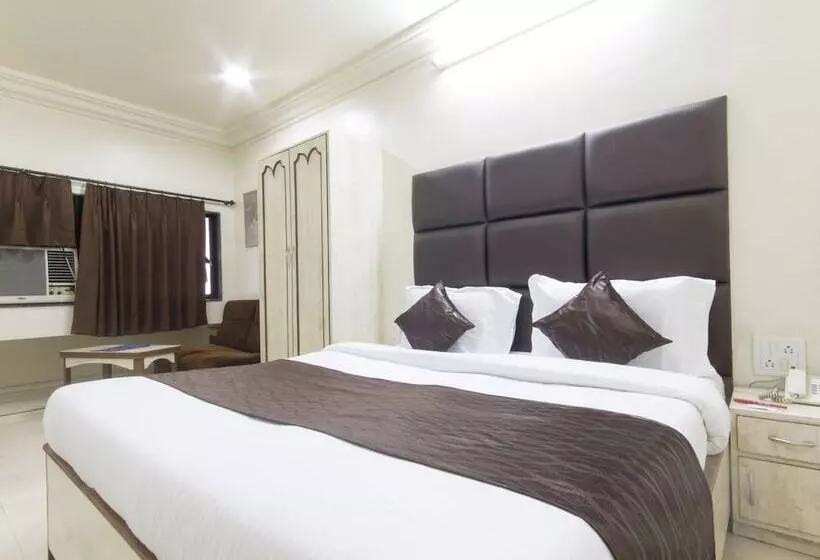 Oyo Rooms Chembur Monorail Station