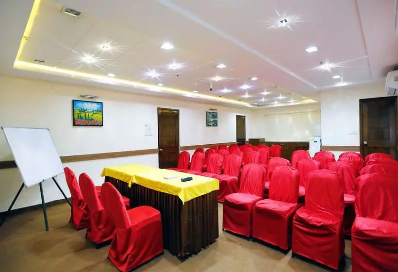 Fotos del hotel Treebo Trend Grand Plaza Nampally:  10
