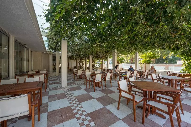 Fotos del hotel Mediteran:  9