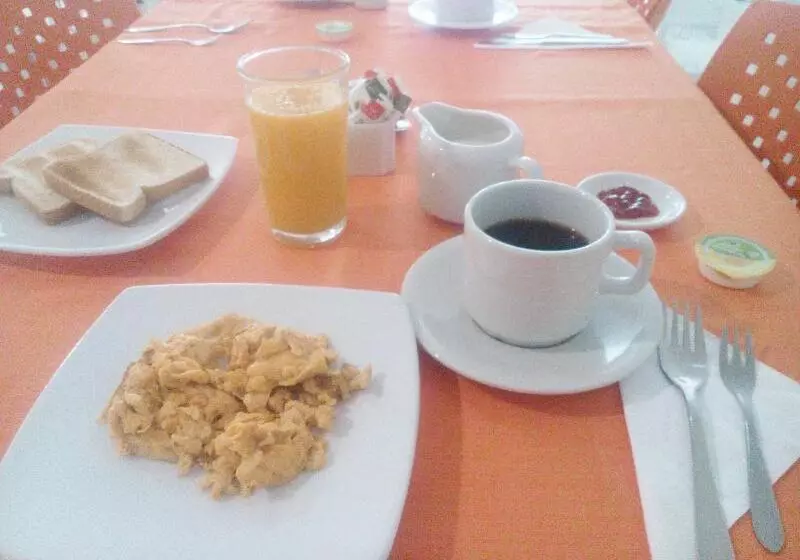 Fotos del hotel Cuarta Avenida:  8