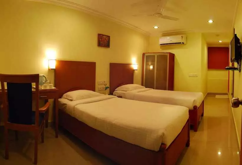 Fotos del hotel Rj Residency:  17