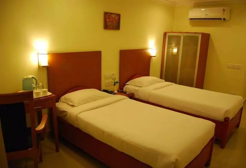 Fotos del hotel Rj Residency:  18