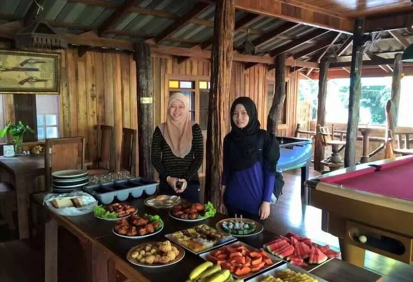 Fotos del hotel J. Holiday Inn:  8