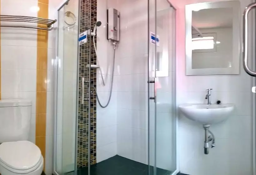 Fotos del hotel J. Holiday Inn:  10