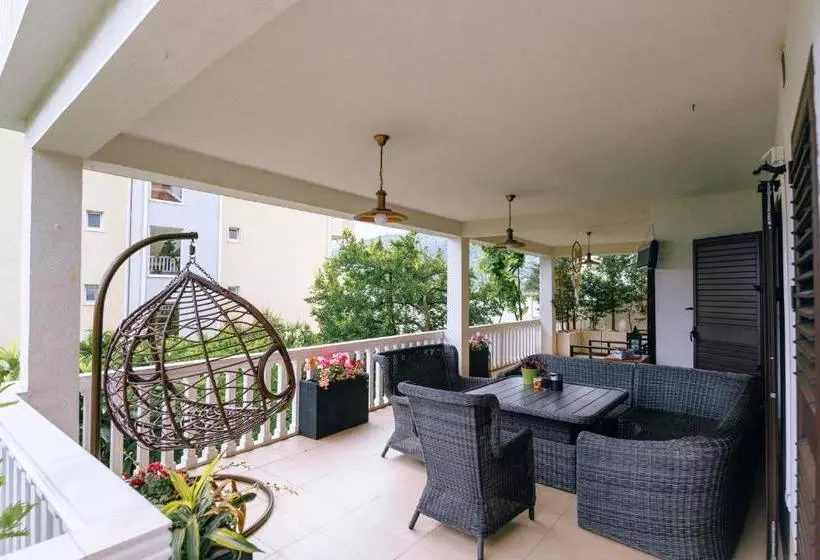 Fotos del hotel Villa Mirenza:  4