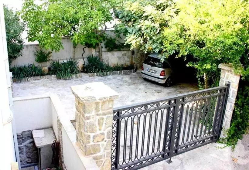 Fotos del hotel Villa Mirenza:  15