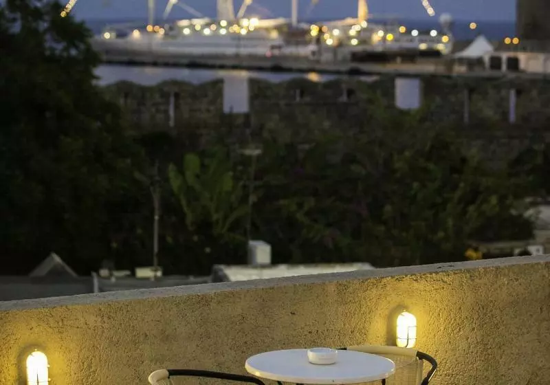 Fotos del hotel Camelot Traditional & Classic:  10